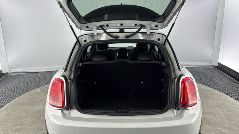 MINI Hatchback 135kW Cooper S Level 2 33kWh 3dr Auto Electric Hatchback